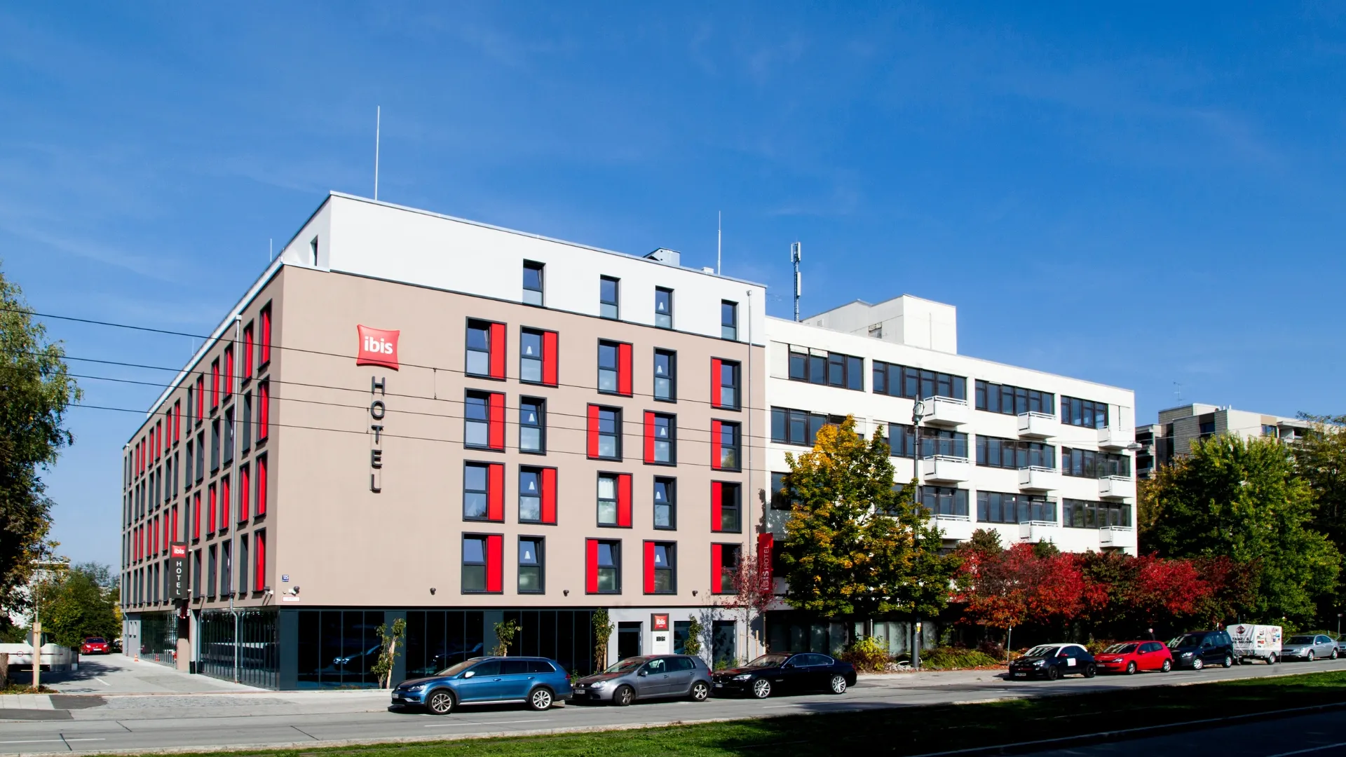 JFB Projekte - 1 Hotel Ibis München JFB Projekte - Cannion Stuttgart Titelbild